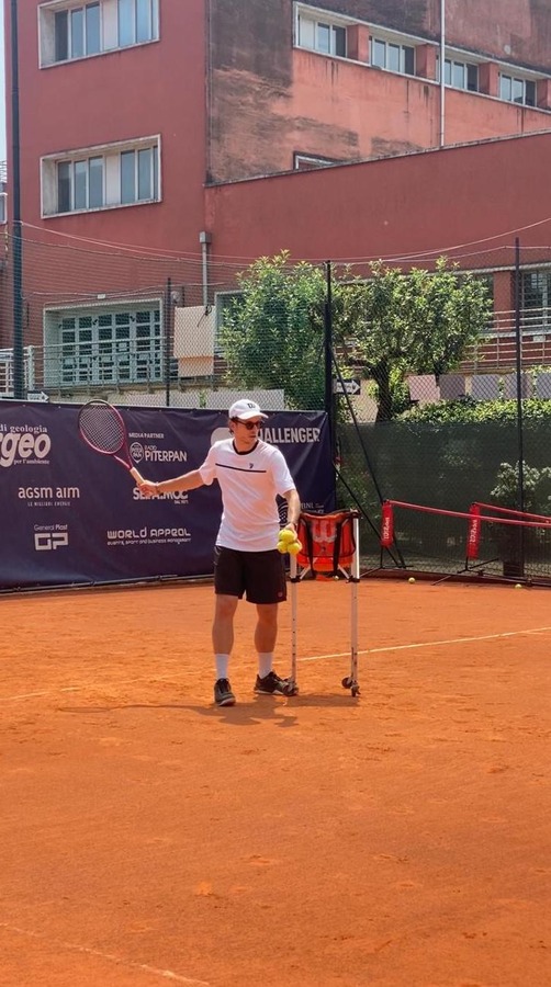 Massimo Bettini coach de tennis privé en action lors d'un tournoi ATP