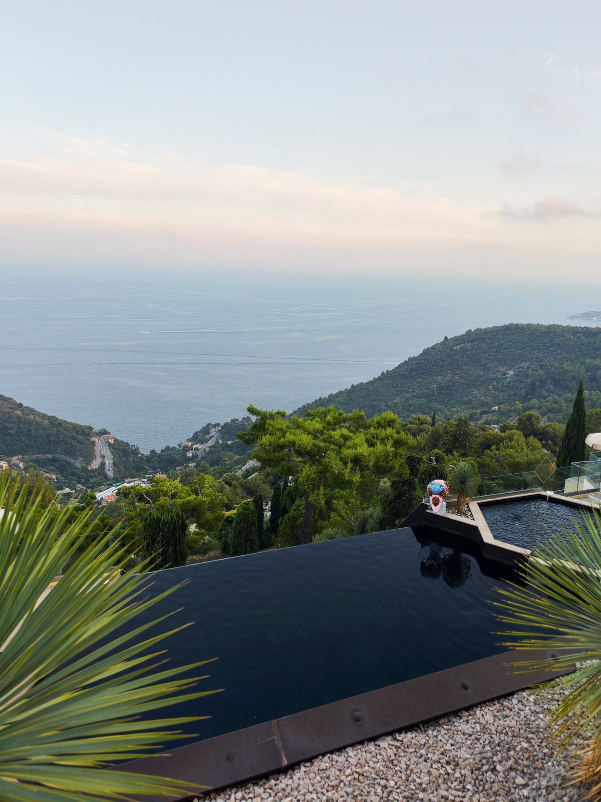 Vue sur la mer depuis une villa, Côte d'Azur